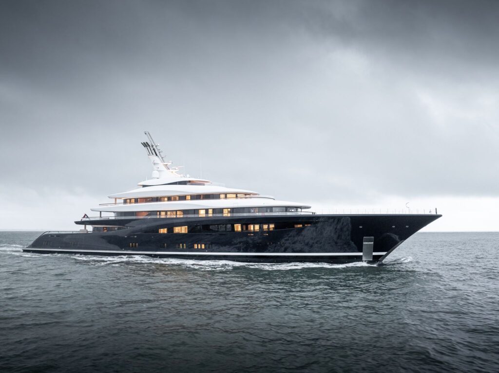 Leverans till Feadship Projekt 821